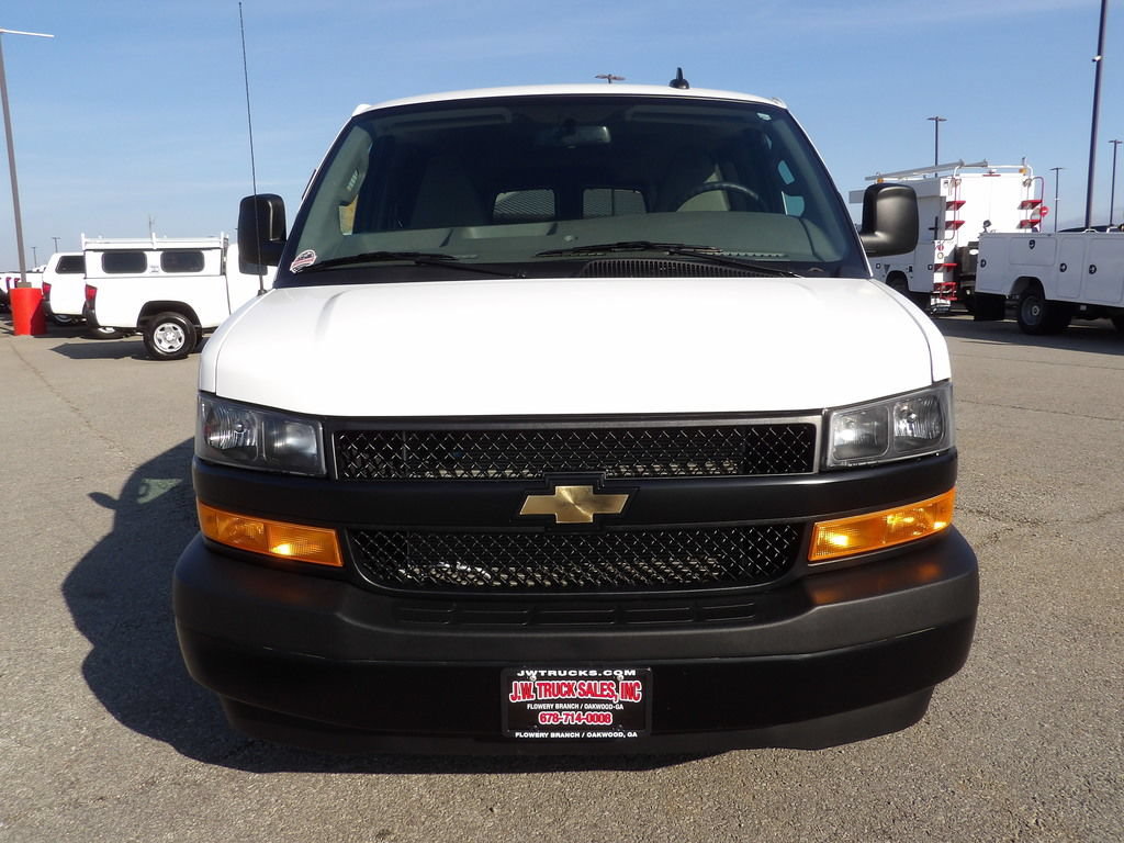 Used 2024 Chevrolet Express 3500 LS RWD image 12