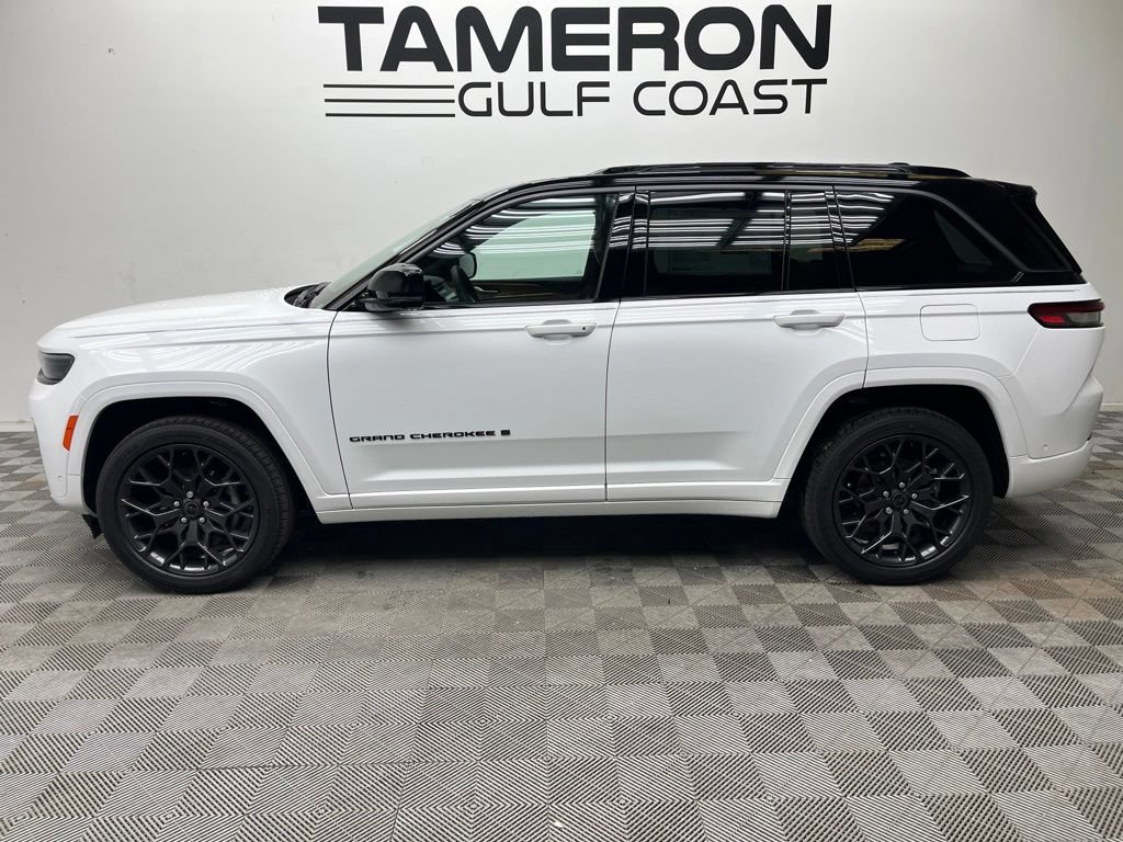 New 2027 Jeep Grand Cherokee Summit w/ Adv Protech Group IV AWD/4WD image 2