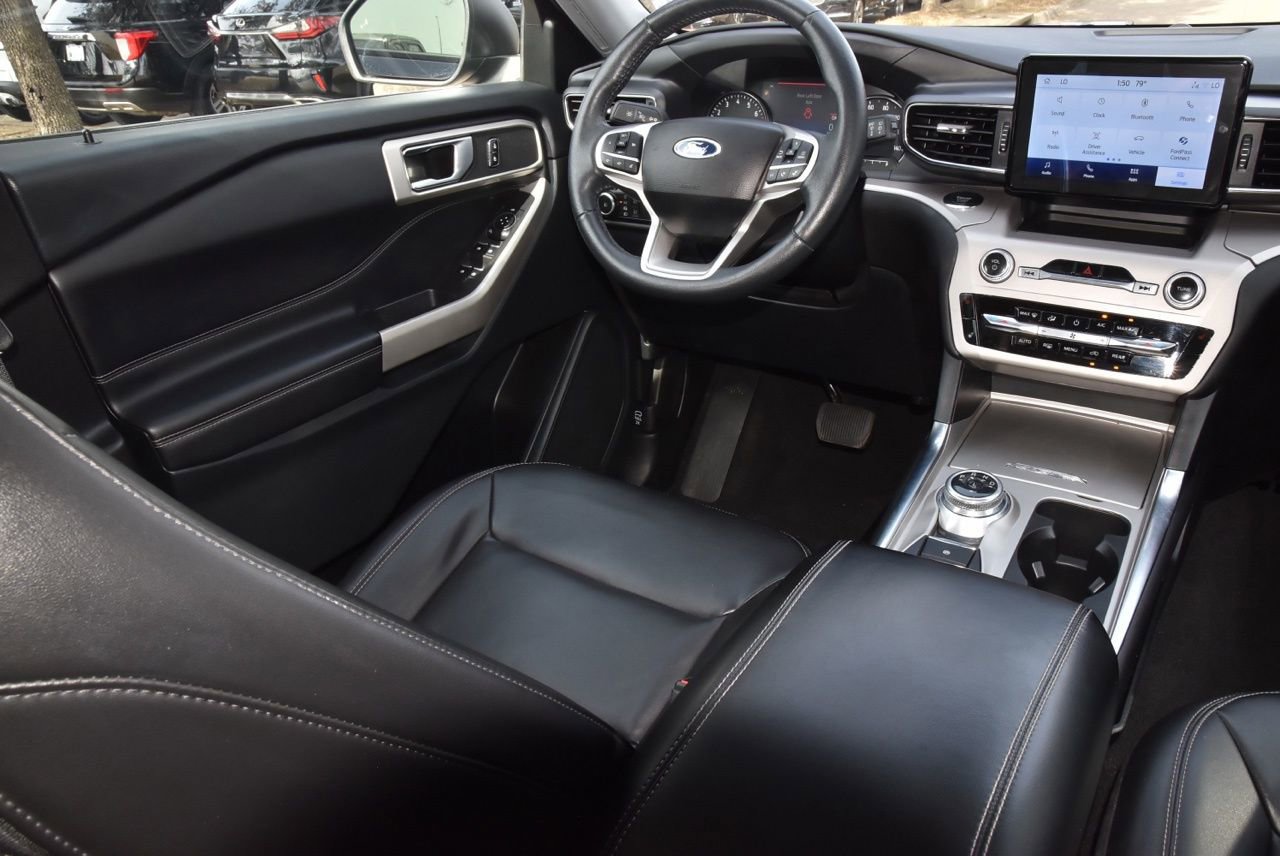 Used 2023 Ford Explorer XLT w/ Equipment Group 202A image 16