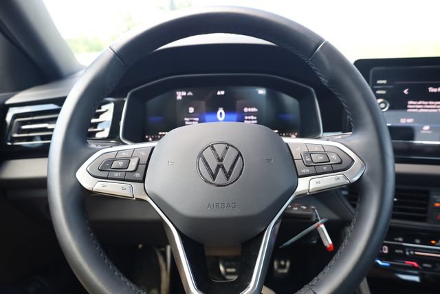 Used 2025 Volkswagen Jetta Sport FWD image 13