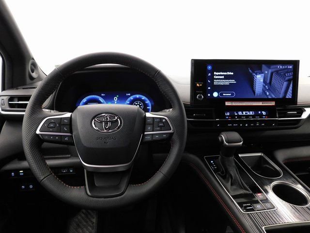 Used 2025 Toyota Sienna XSE image 36