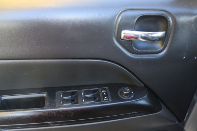 Used 2017 Jeep Patriot Latitude image 7