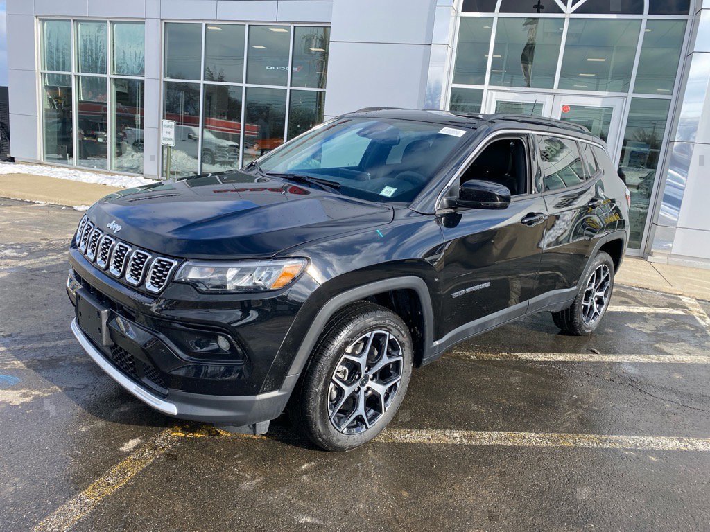 Used 2025 Jeep Compass Limited image 1