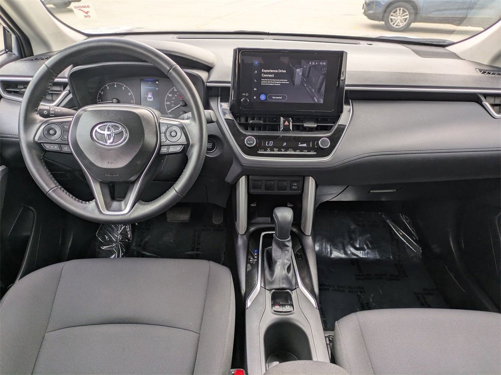 Used 2025 Toyota Corolla Cross LE image 26