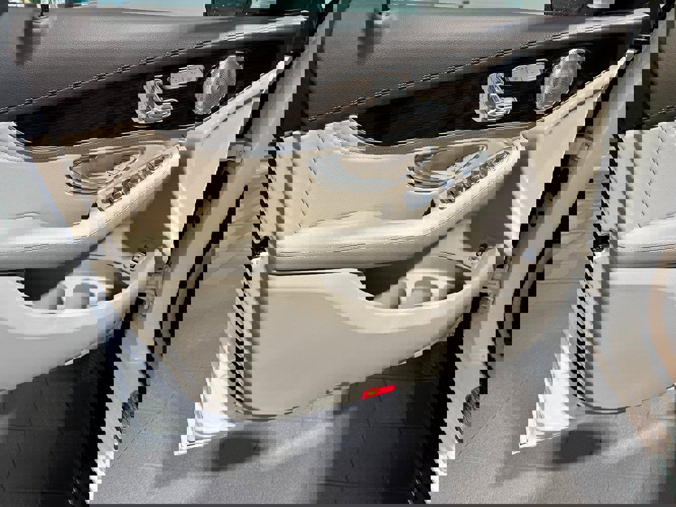 Used 2016 Mercedes-Benz GLC 300 4MATIC image 7