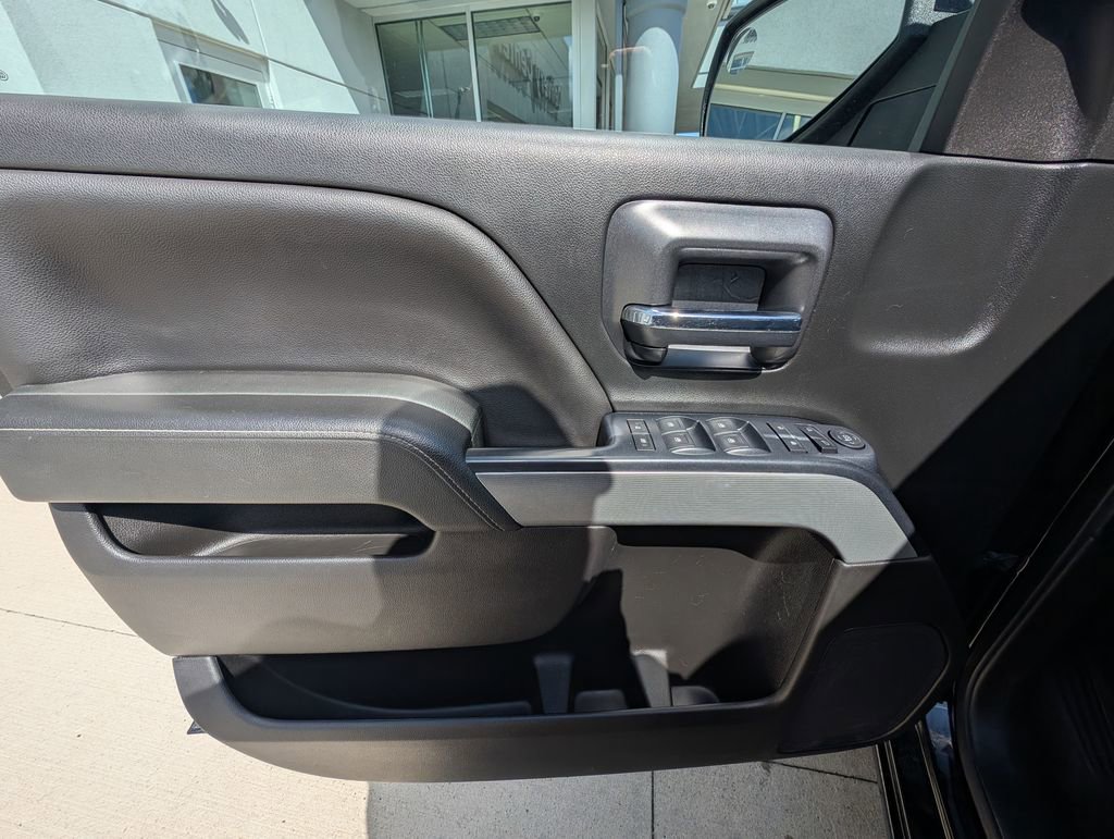 Used 2018 Chevrolet Silverado 1500 LT w/ All Star Edition image 36
