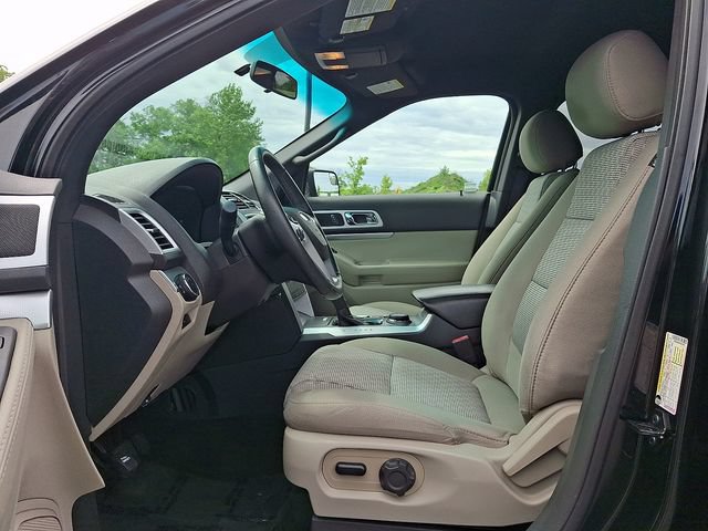 Used 2015 Ford Explorer XLT AWD/4WD image 14