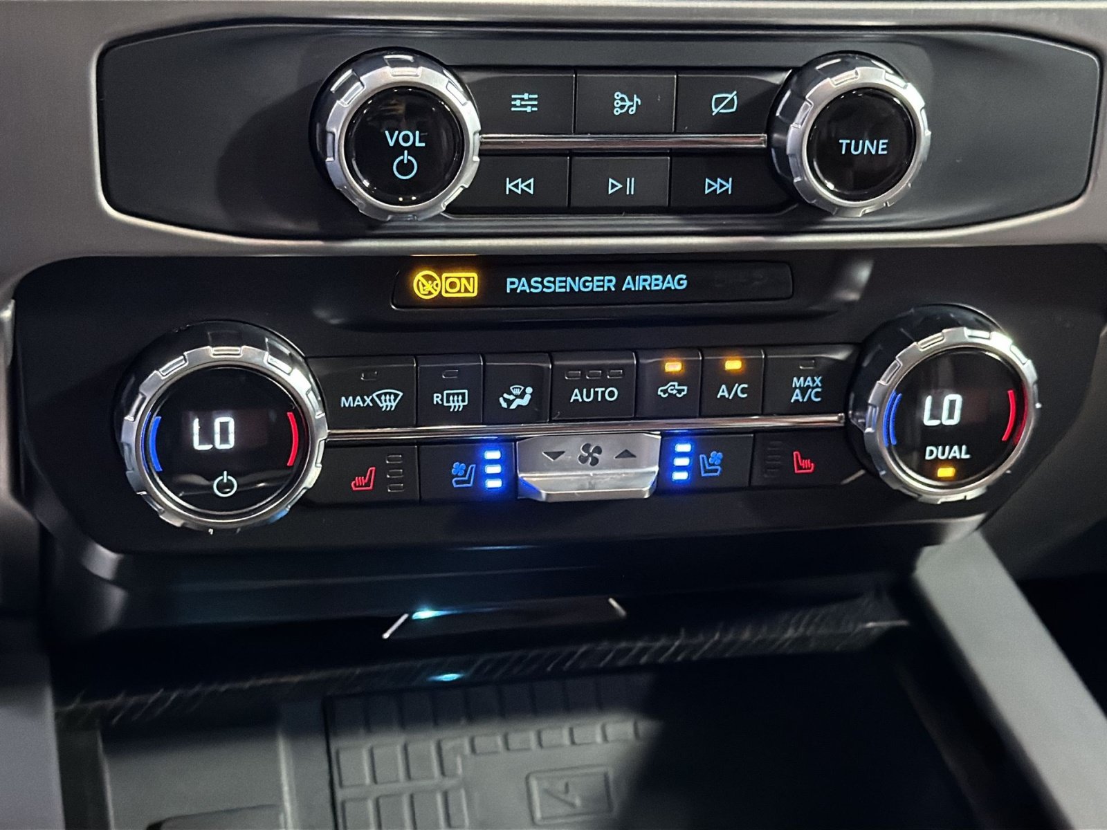 Used 2022 Ford F450 Platinum AWD/4WD image 23