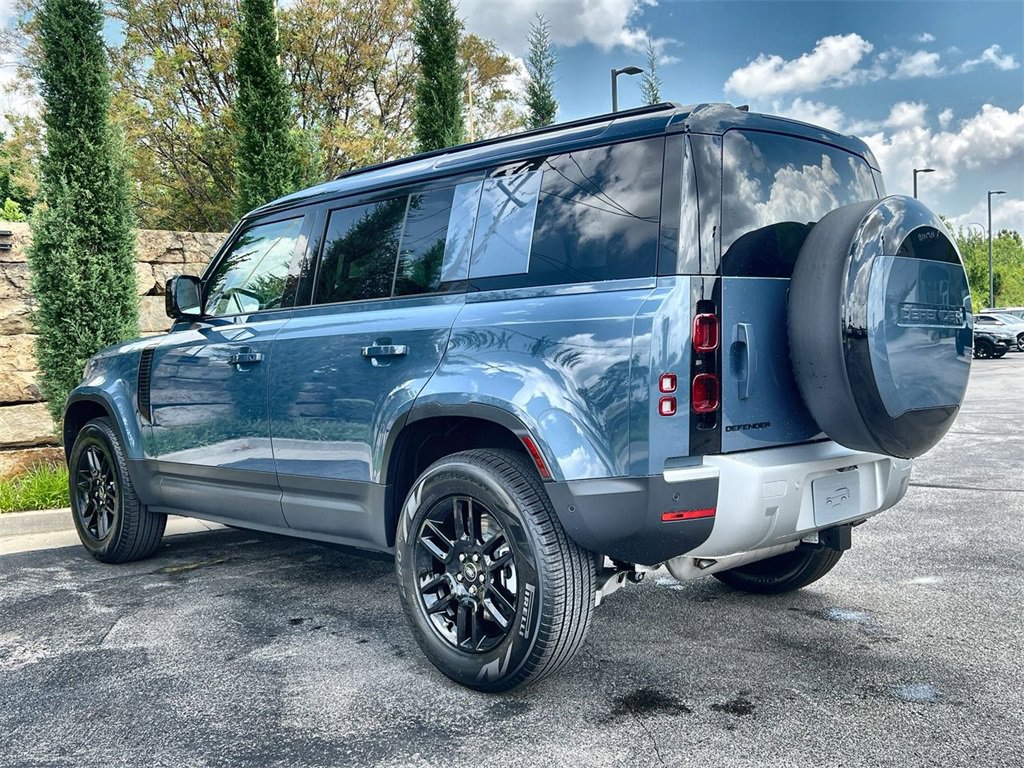 Used 2025 Land Rover Defender 110 S image 3