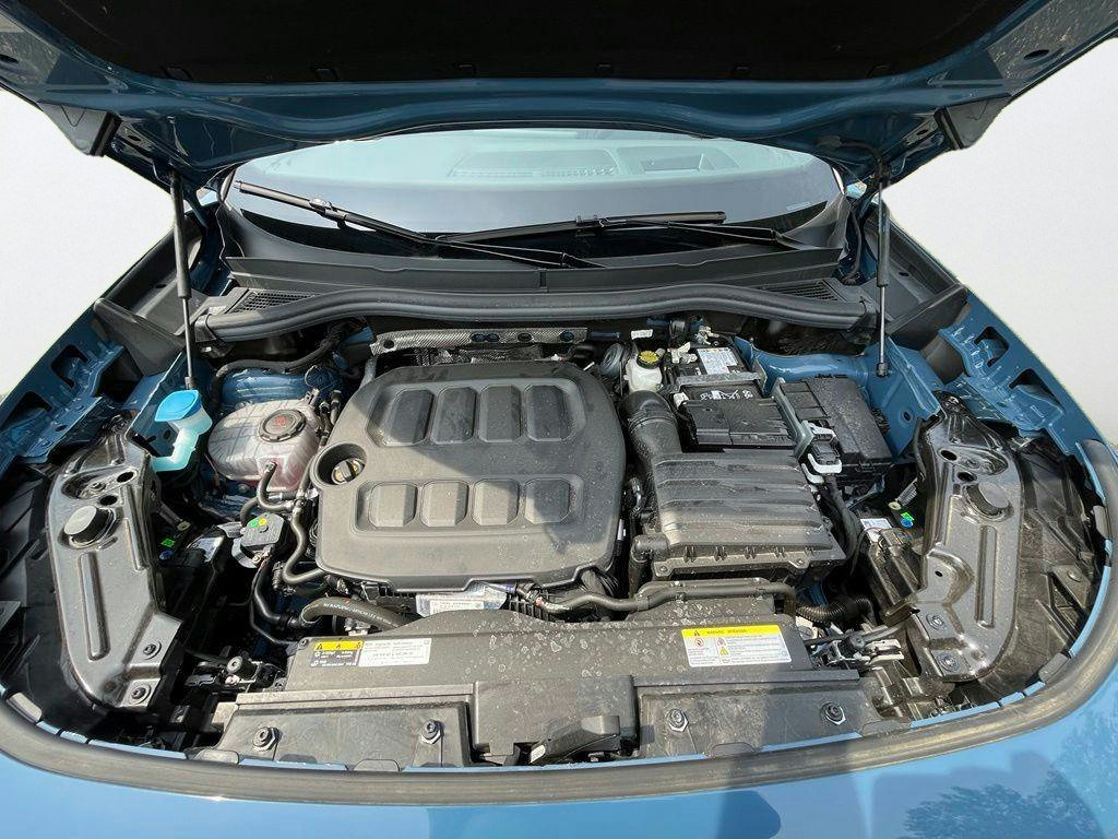 Certified 2026 Volkswagen Tiguan SE R-Line AWD/4WD image 31