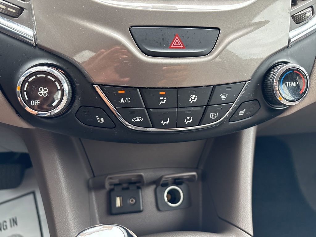 Used 2017 Chevrolet Cruze Premier image 23