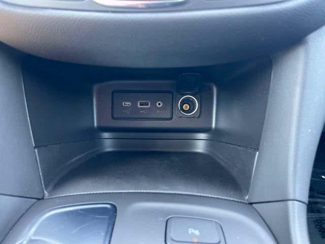 Used 2023 Chevrolet Equinox LT FWD image 26