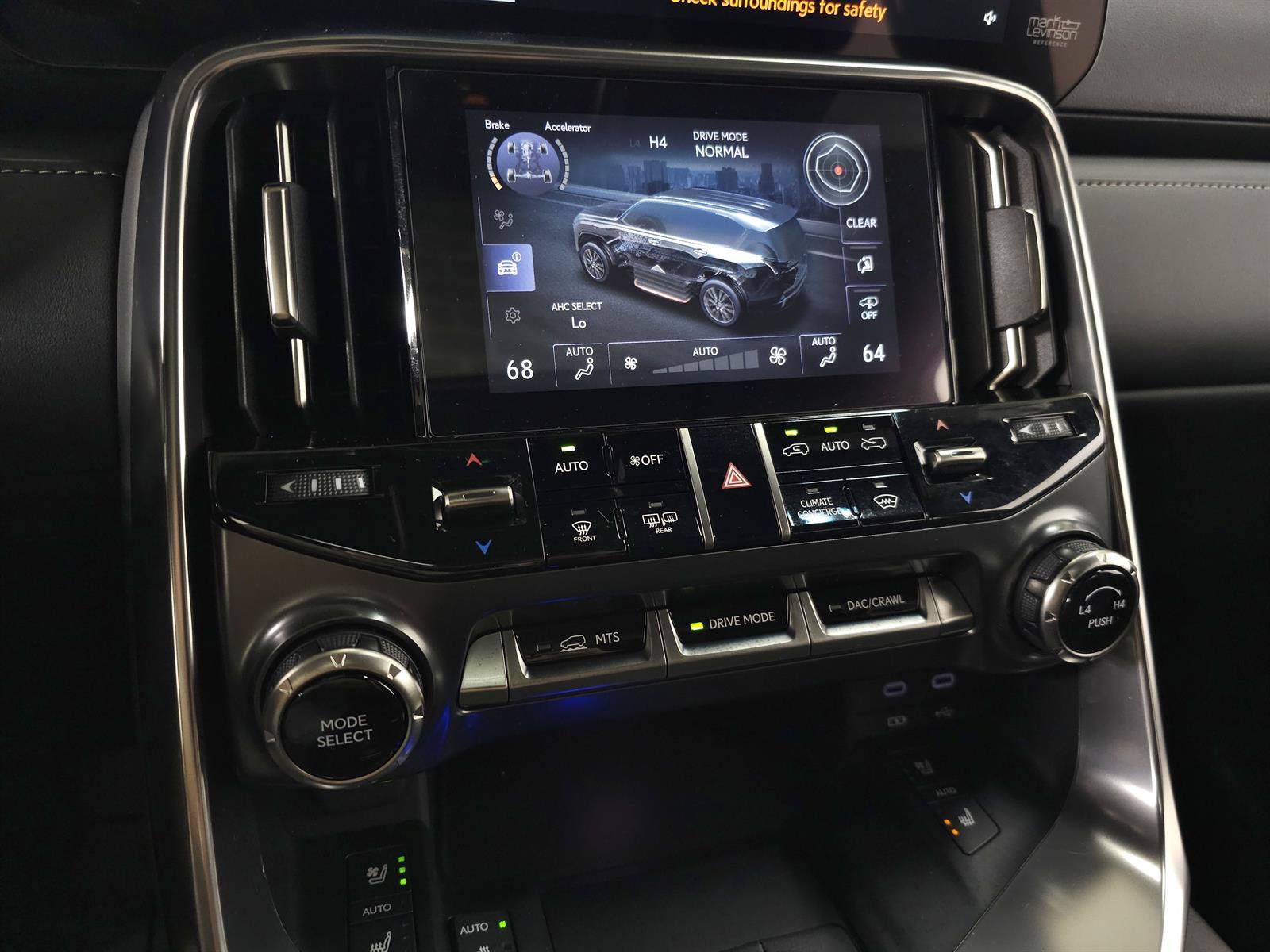 Certified 2025 Lexus LX 600 4WD w/ Interior Upgrade Package image 30