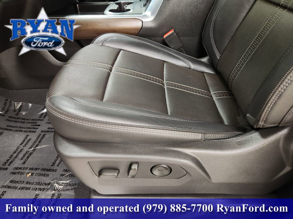 Used 2025 Chevrolet Silverado 2500 High Country AWD/4WD image 17