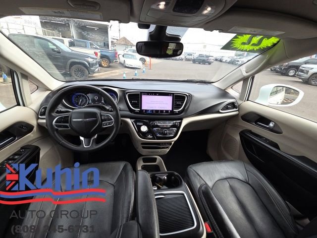 Used 2022 Chrysler Pacifica Touring-L image 19