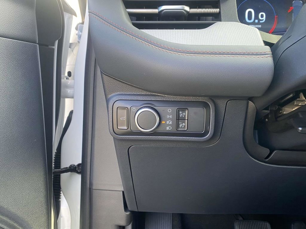 New 2025 Ford Explorer Active image 31