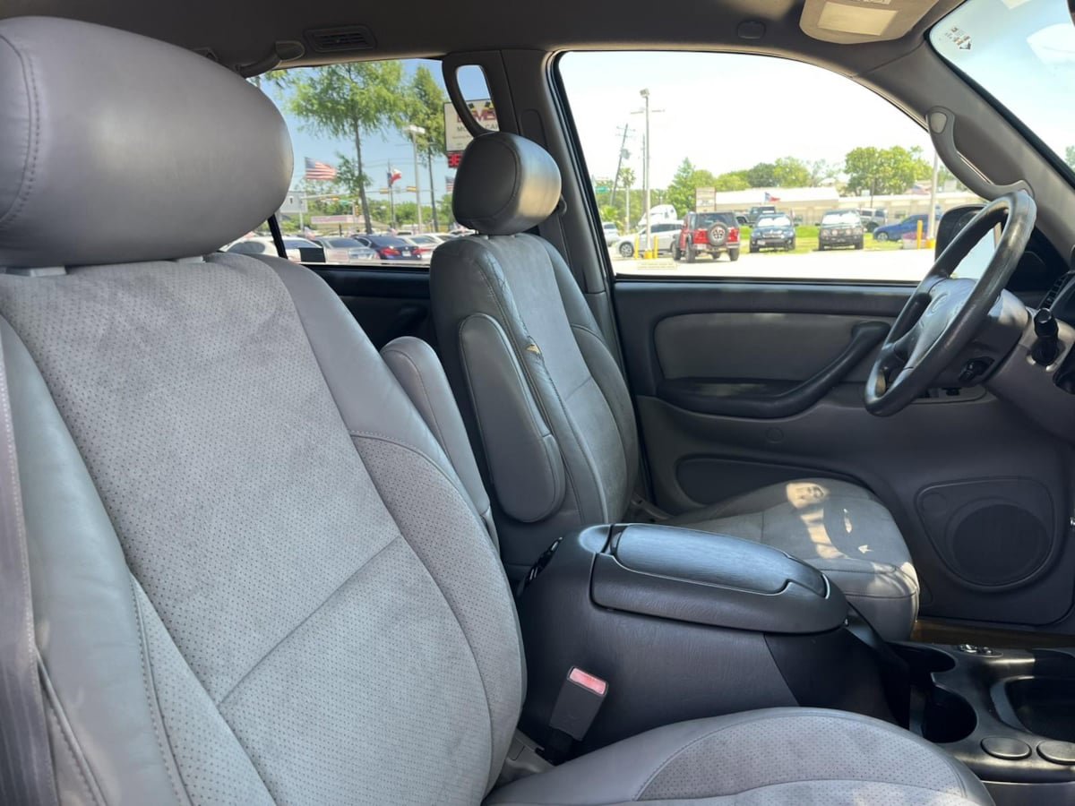 Used 2002 Toyota Sequoia SR5 RWD image 29