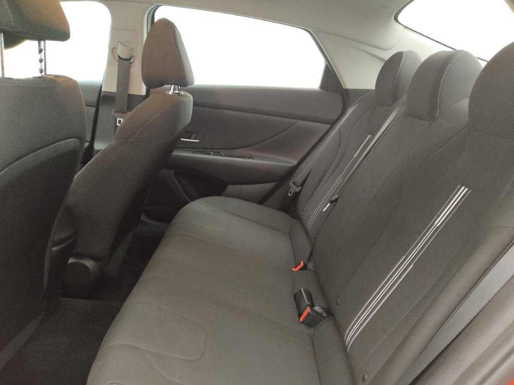 Used 2021 Hyundai Elantra SEL FWD image 18