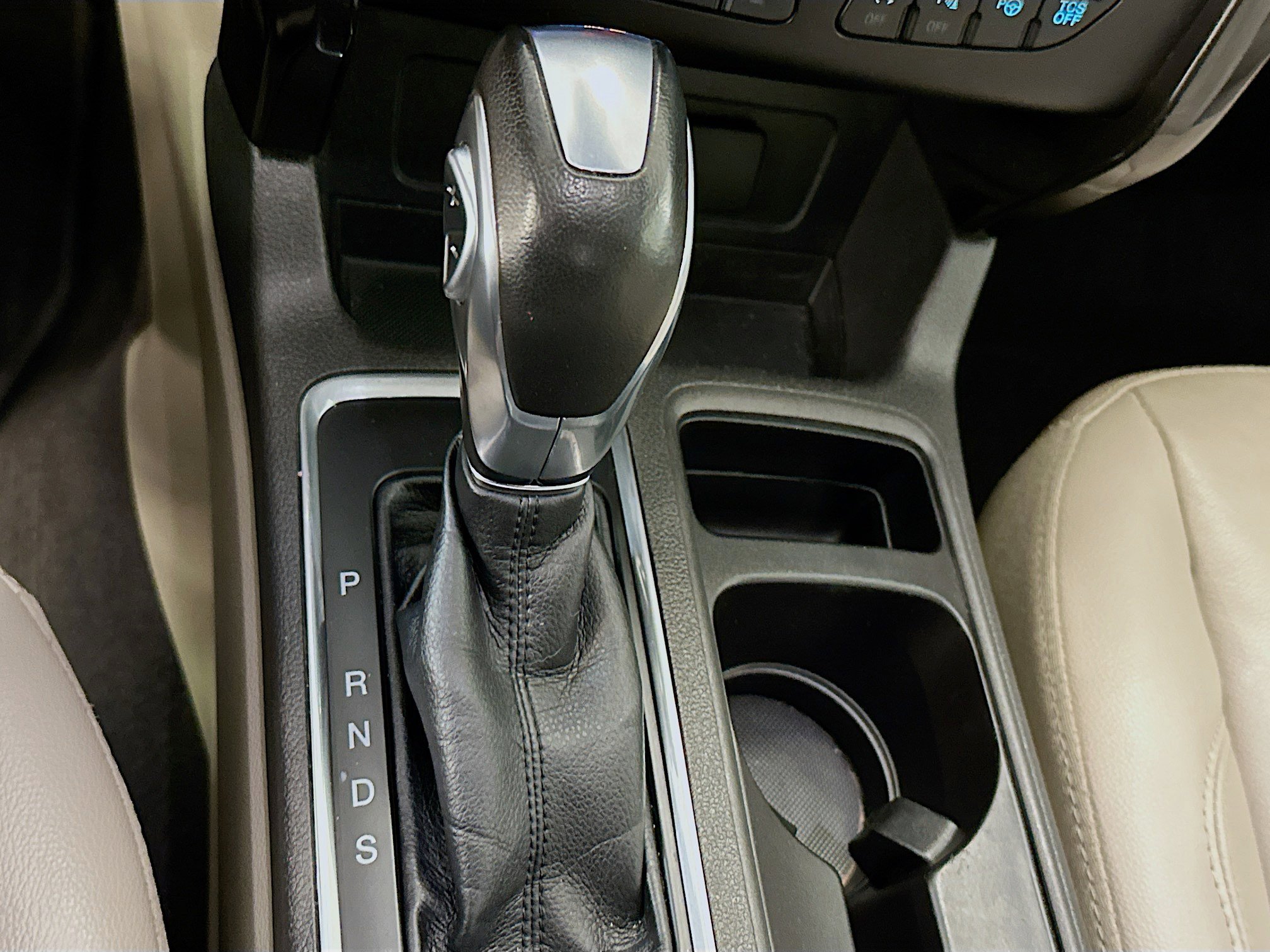 Used 2018 Ford Escape Titanium w/ Ford Safe & Smart Package image 25