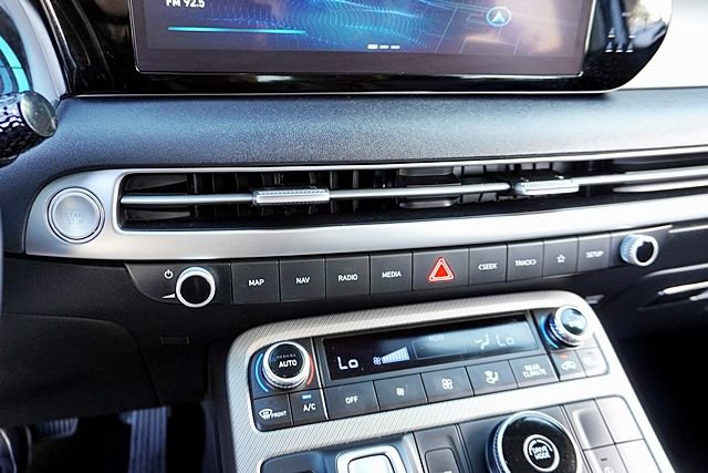 Certified 2025 Hyundai Palisade SEL FWD image 28