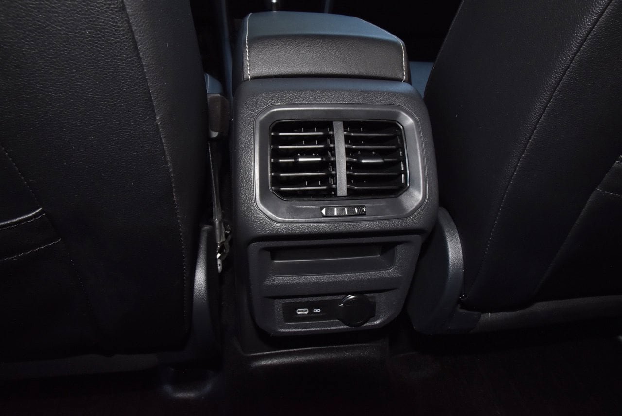 Used 2021 Volkswagen Tiguan SE AWD/4WD image 18