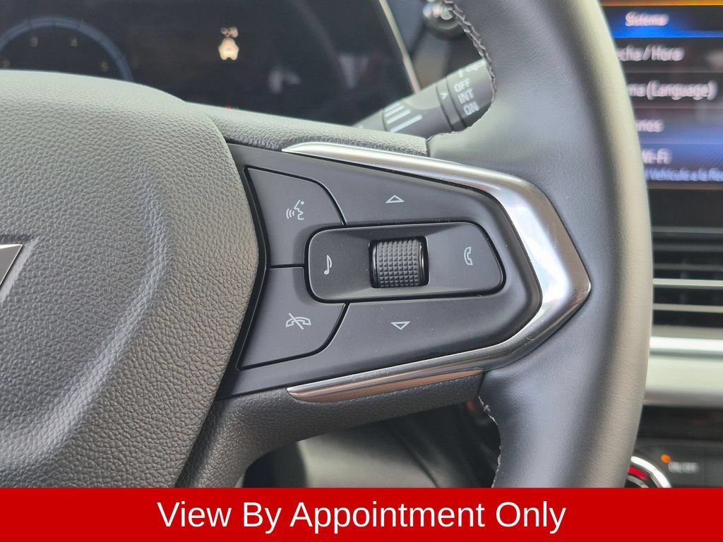 Used 2025 Chevrolet Trax LT w/ LT Convenience Package FWD image 15
