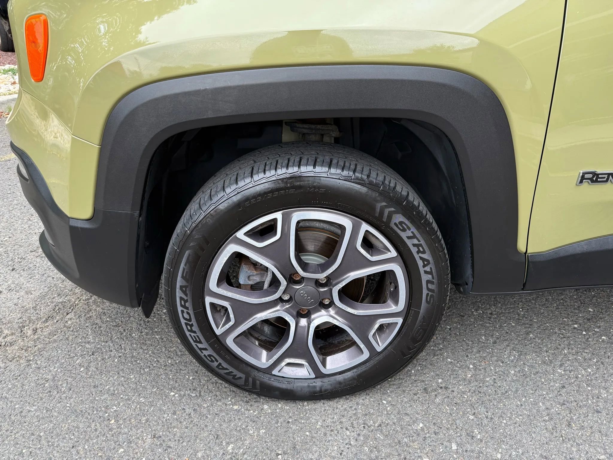 Used 2015 Jeep Renegade Limited w/ Safety & Security Group I image 33