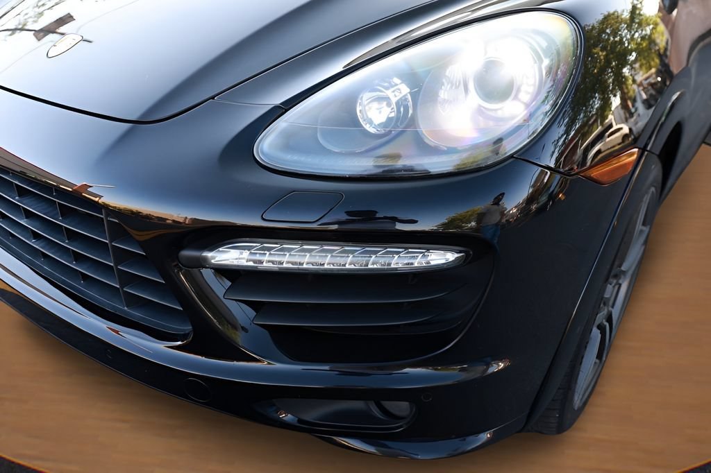 Used 2013 Porsche Cayenne GTS AWD/4WD image 17
