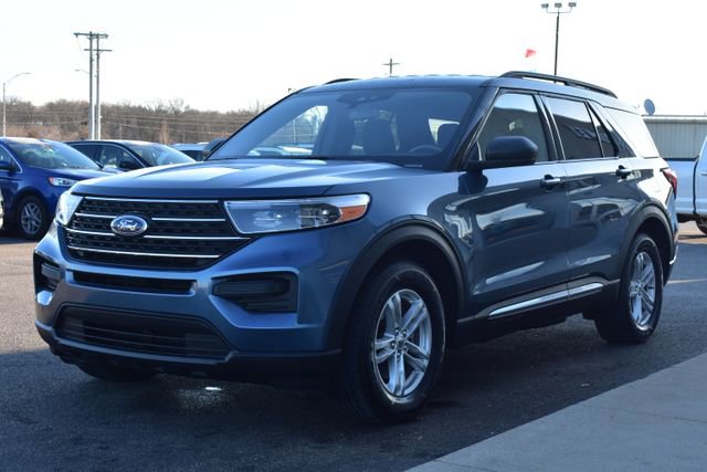 Used 2020 Ford Explorer XLT w/ Comfort Package image 12