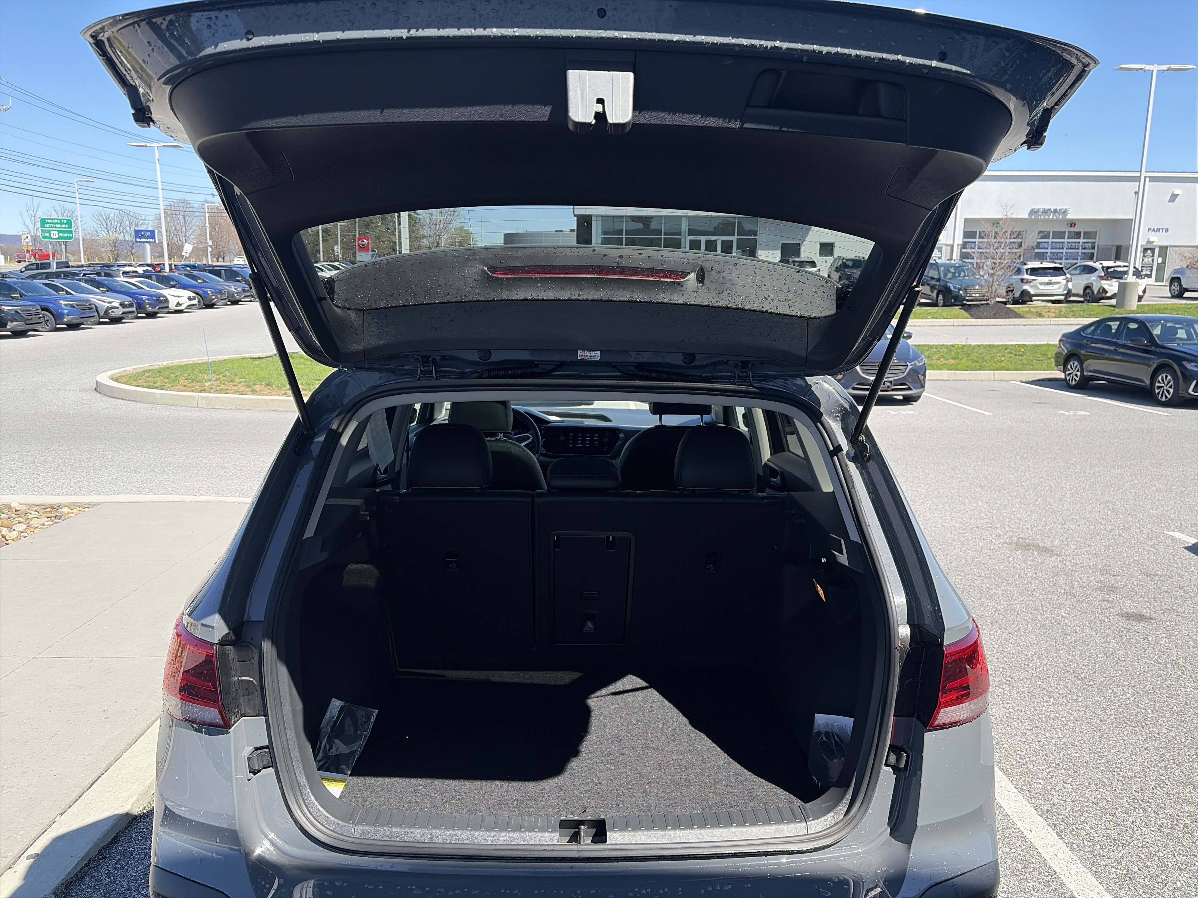 Used 2023 Volkswagen Taos SEL image 28