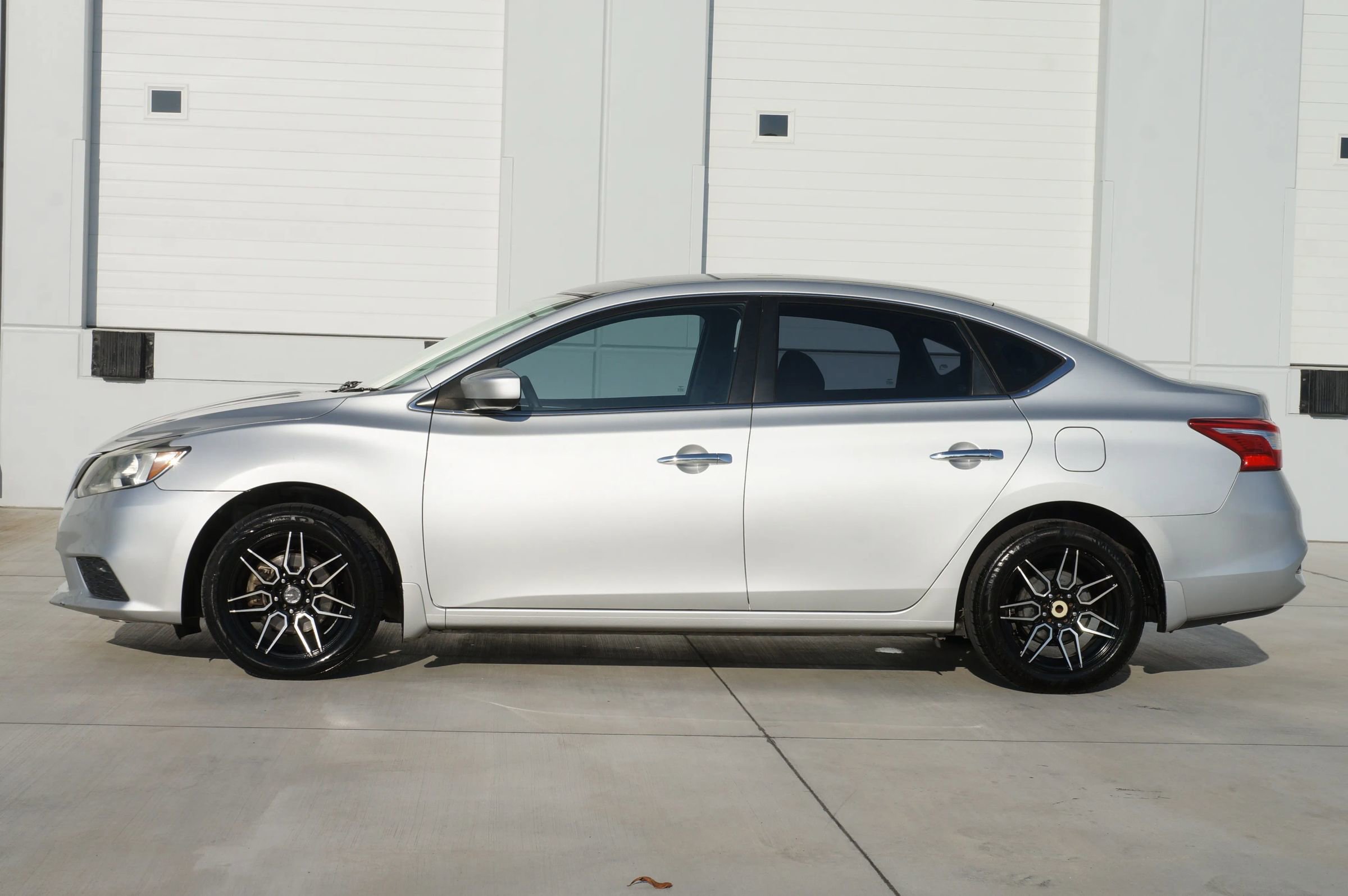 Used 2019 Nissan Sentra S image 8