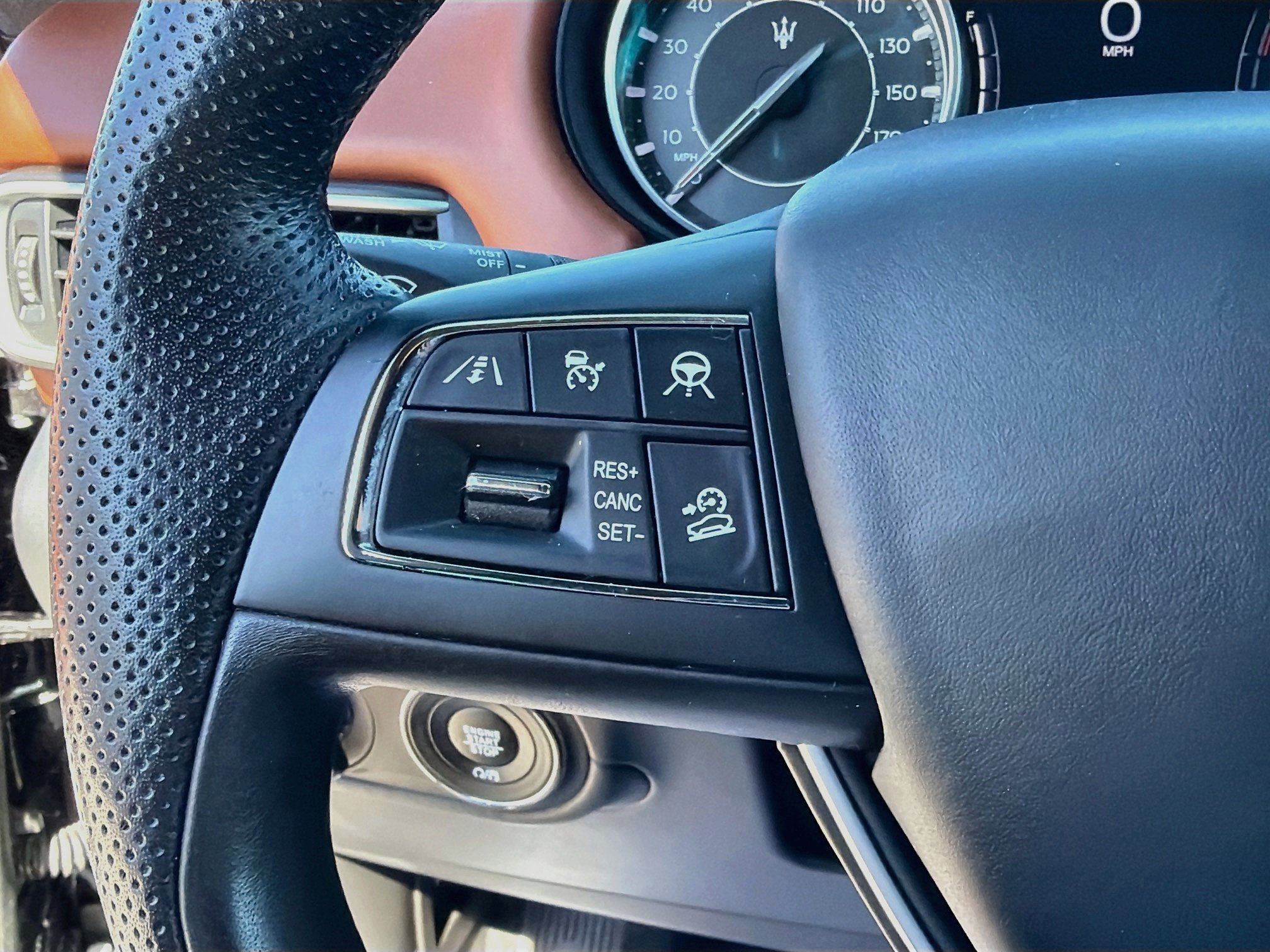 Used 2023 Maserati Levante GT AWD/4WD image 38