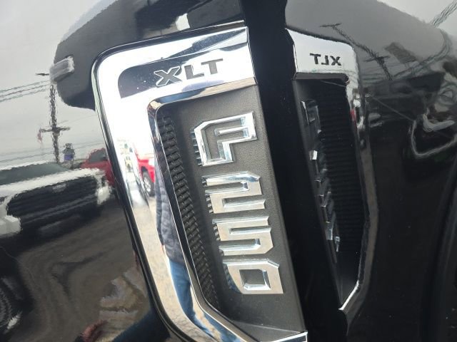 Used 2017 Ford F250 XLT w/ XLT Value Package image 59