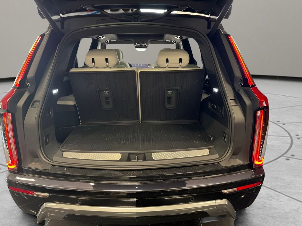 New 2026 Cadillac Vistiq Sport w/ LPO, Floor Liner Package AWD/4WD image 16