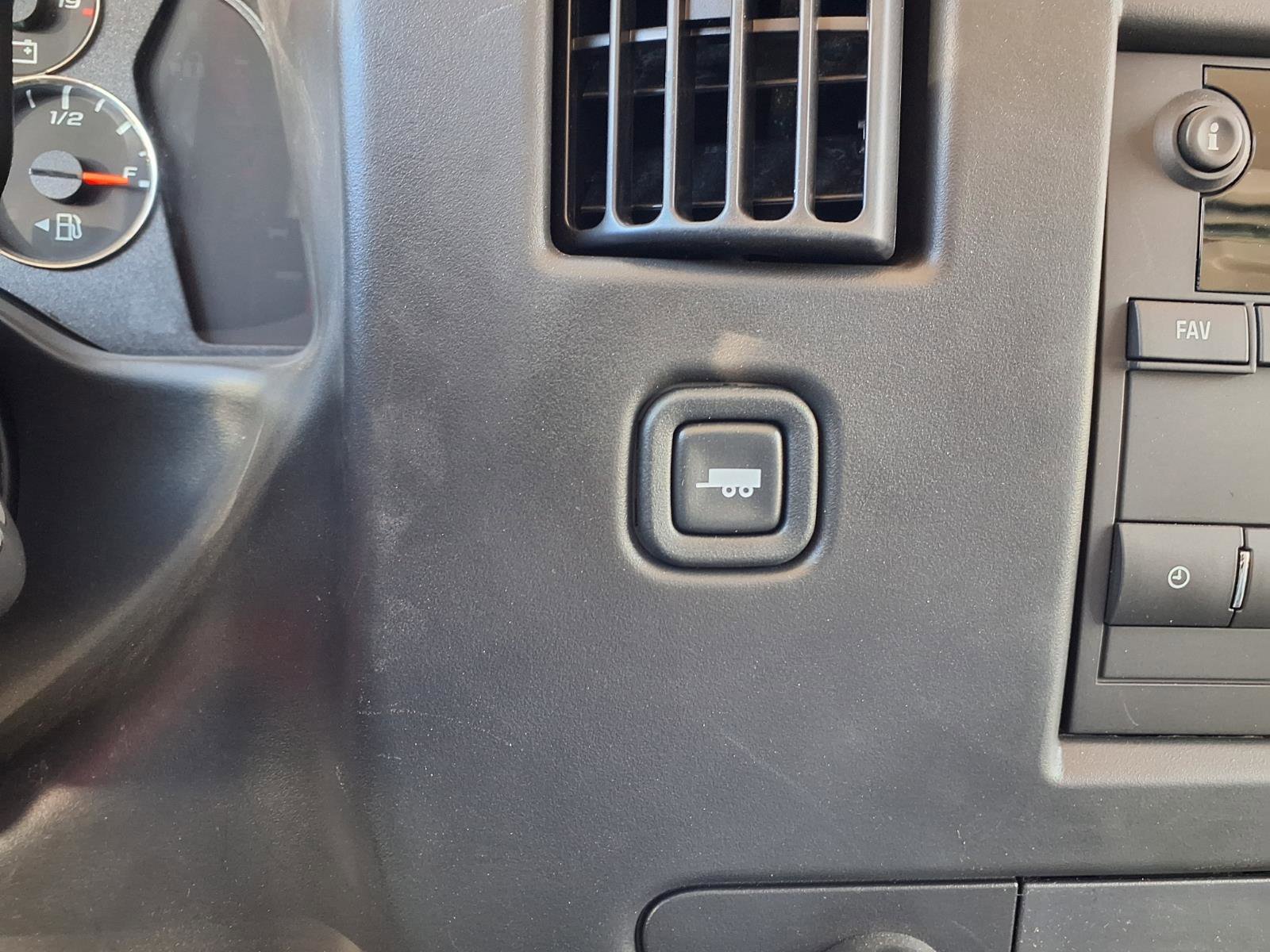 New 2025 GMC Savana 3500 w/ Power Convenience Package RWD image 10