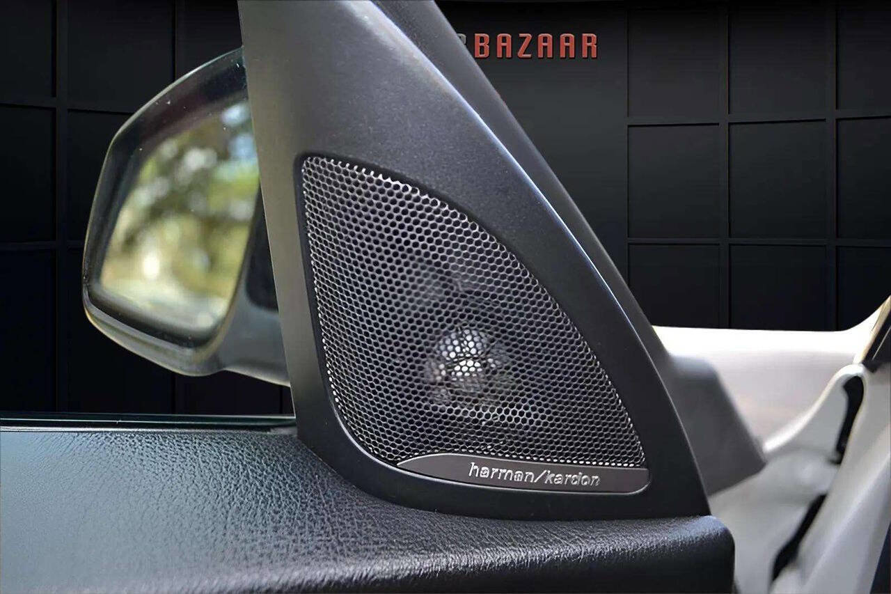 Used 2015 BMW M235i Convertible image 30