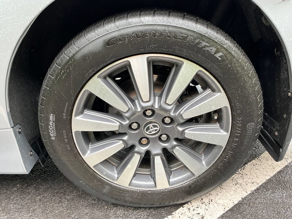 Used 2018 Toyota Sienna LE AWD/4WD image 24
