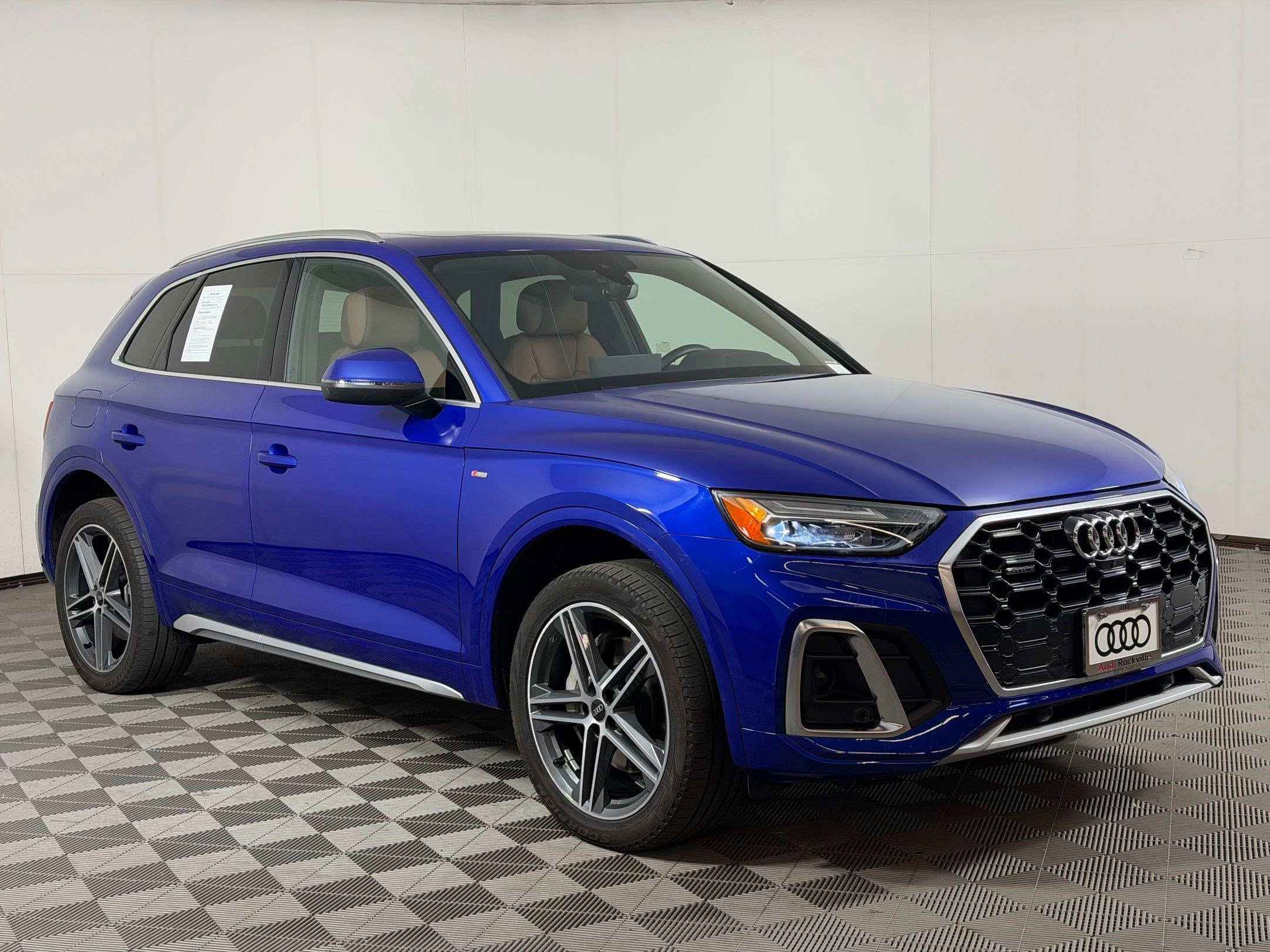 Used 2023 Audi Q5 e Premium Plus w/ Premium Plus Package AWD/4WD image 7