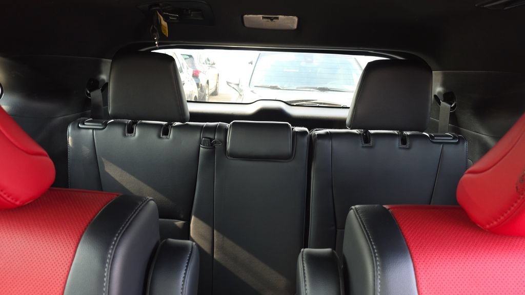 Used 2023 Toyota Highlander XSE FWD image 28