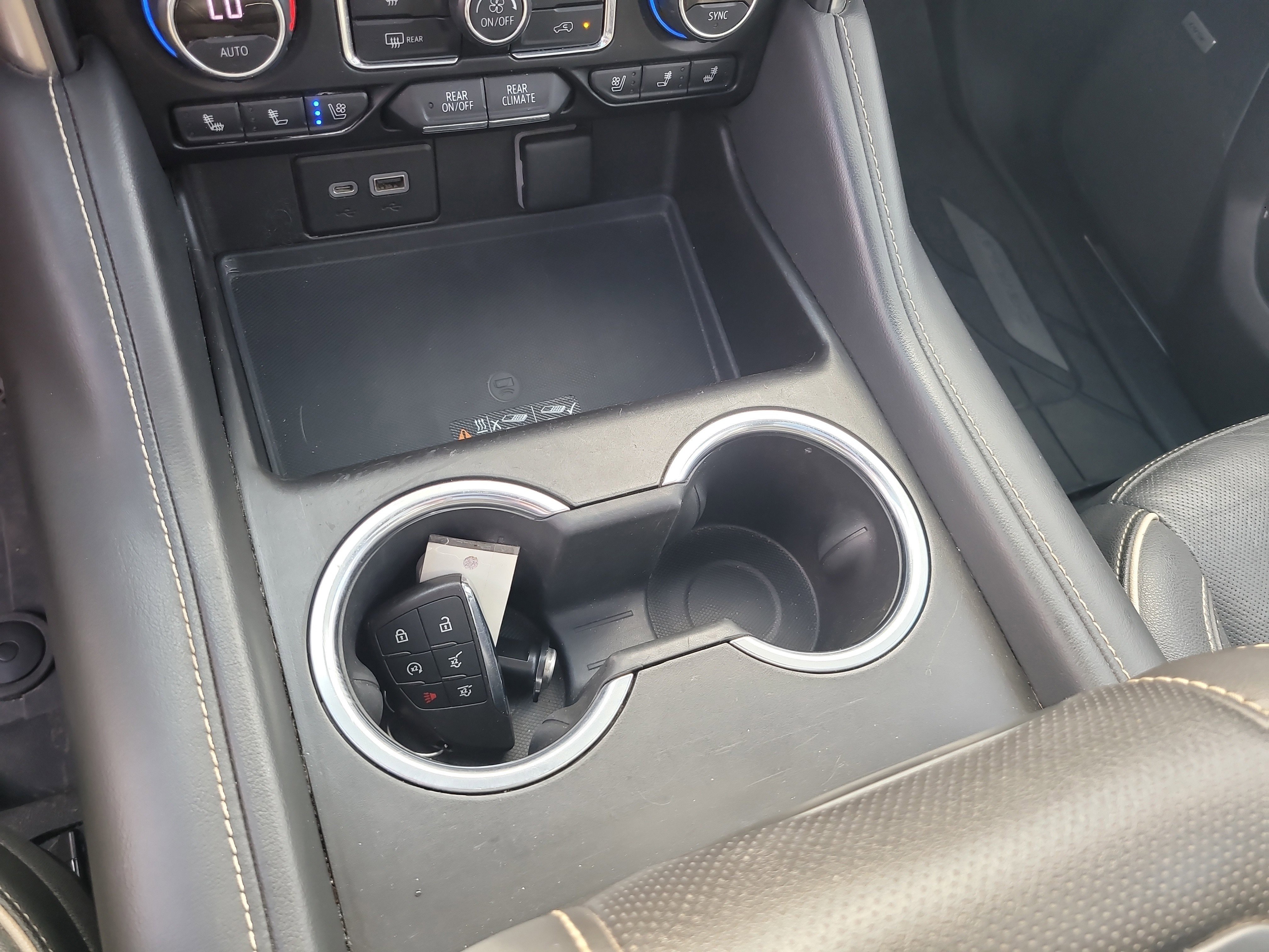 Used 2021 Chevrolet Suburban Premier w/ Premium Package image 25