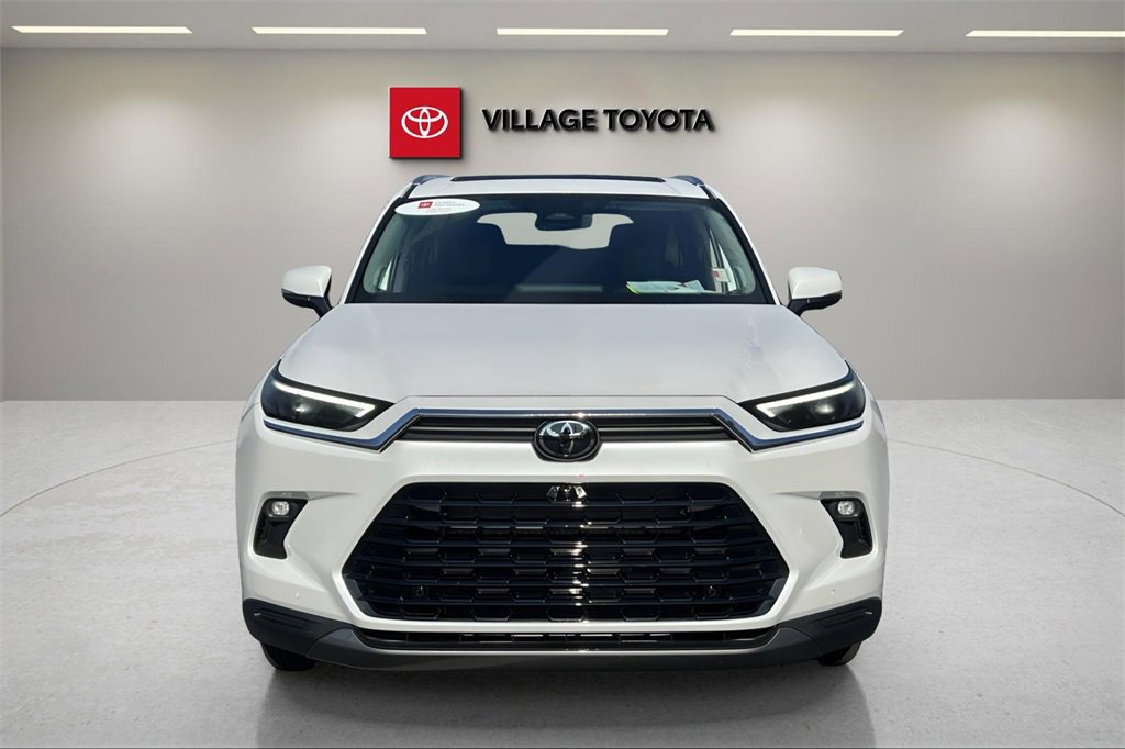 Used 2025 Toyota Grand Highlander FWD image 7