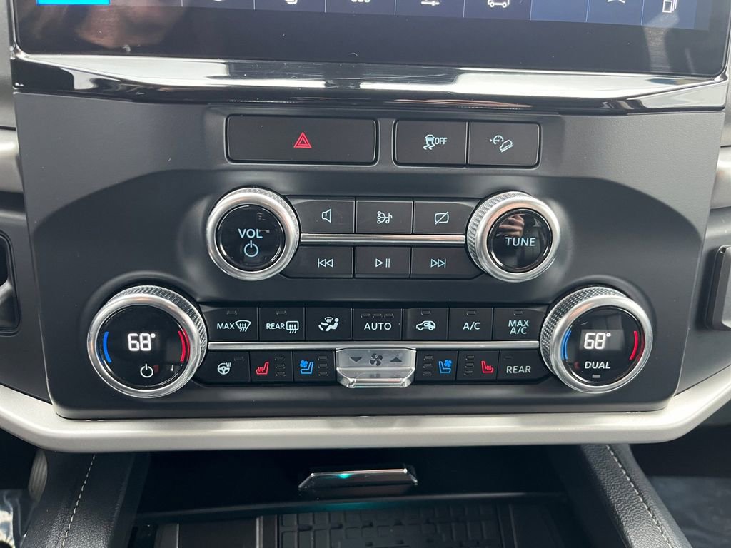 Certified 2023 Ford Expedition Max XLT image 13