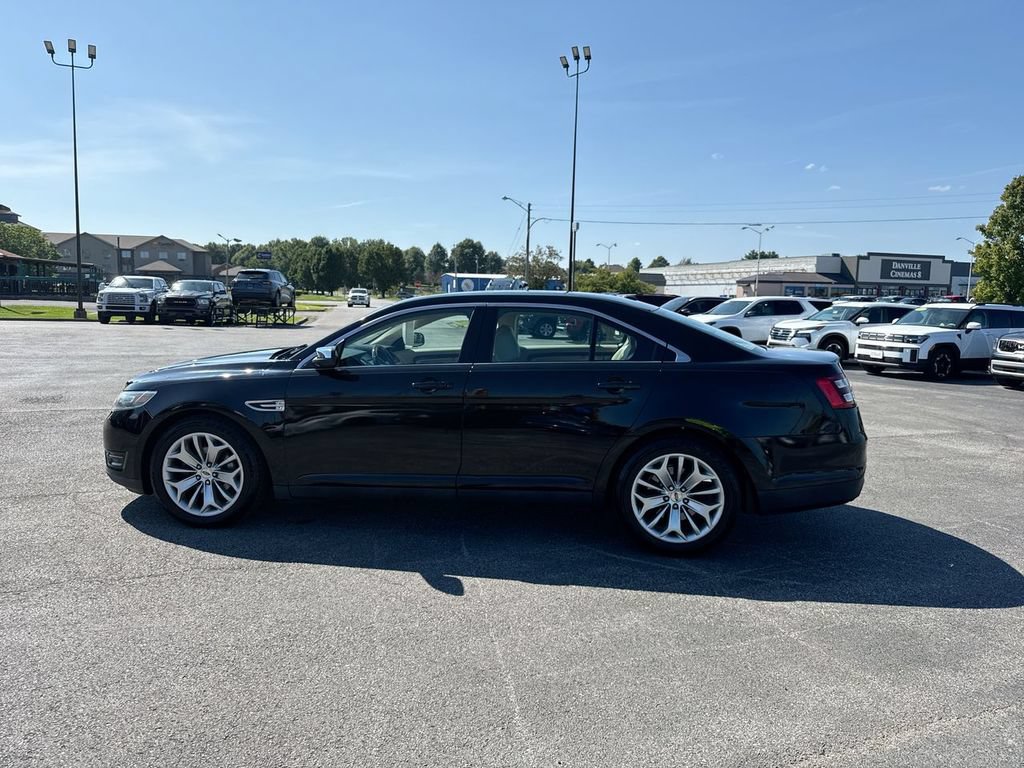 Used 2018 Ford Taurus Limited FWD image 3