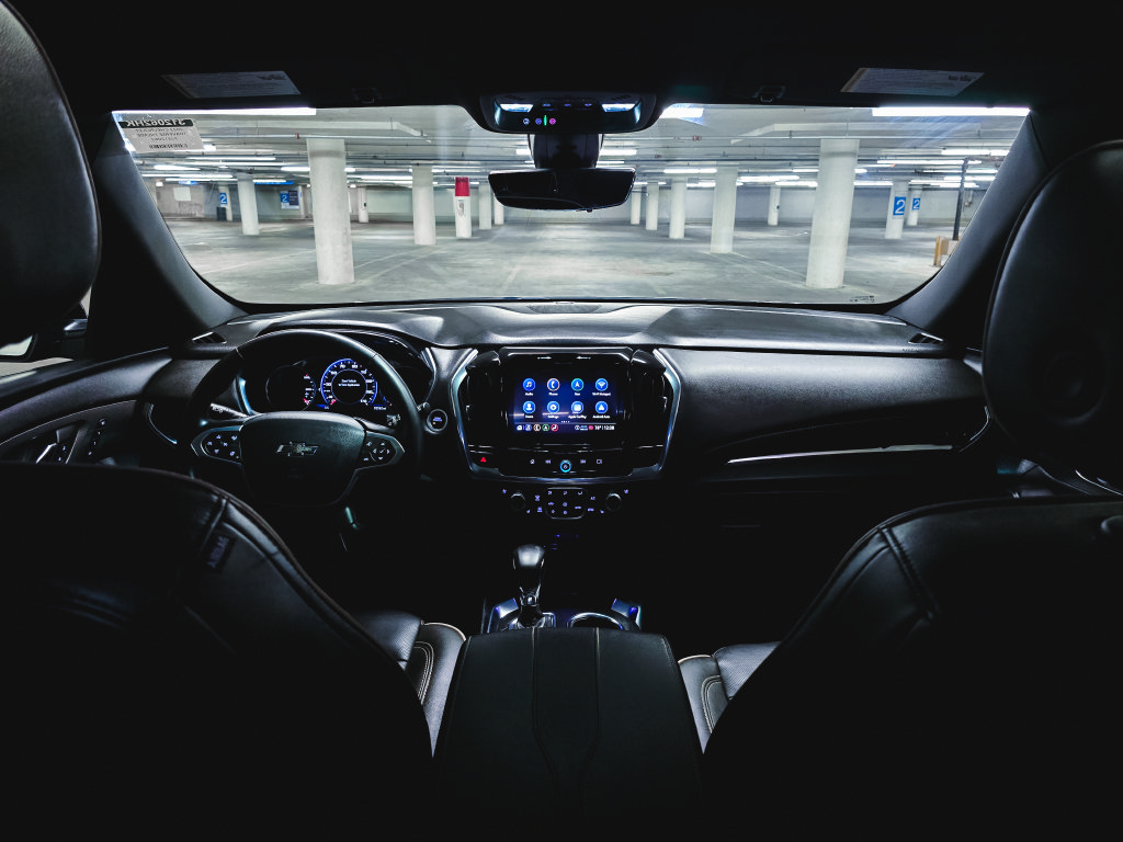 Used 2023 Chevrolet Traverse Premier w/ Redline Edition AWD/4WD image 3