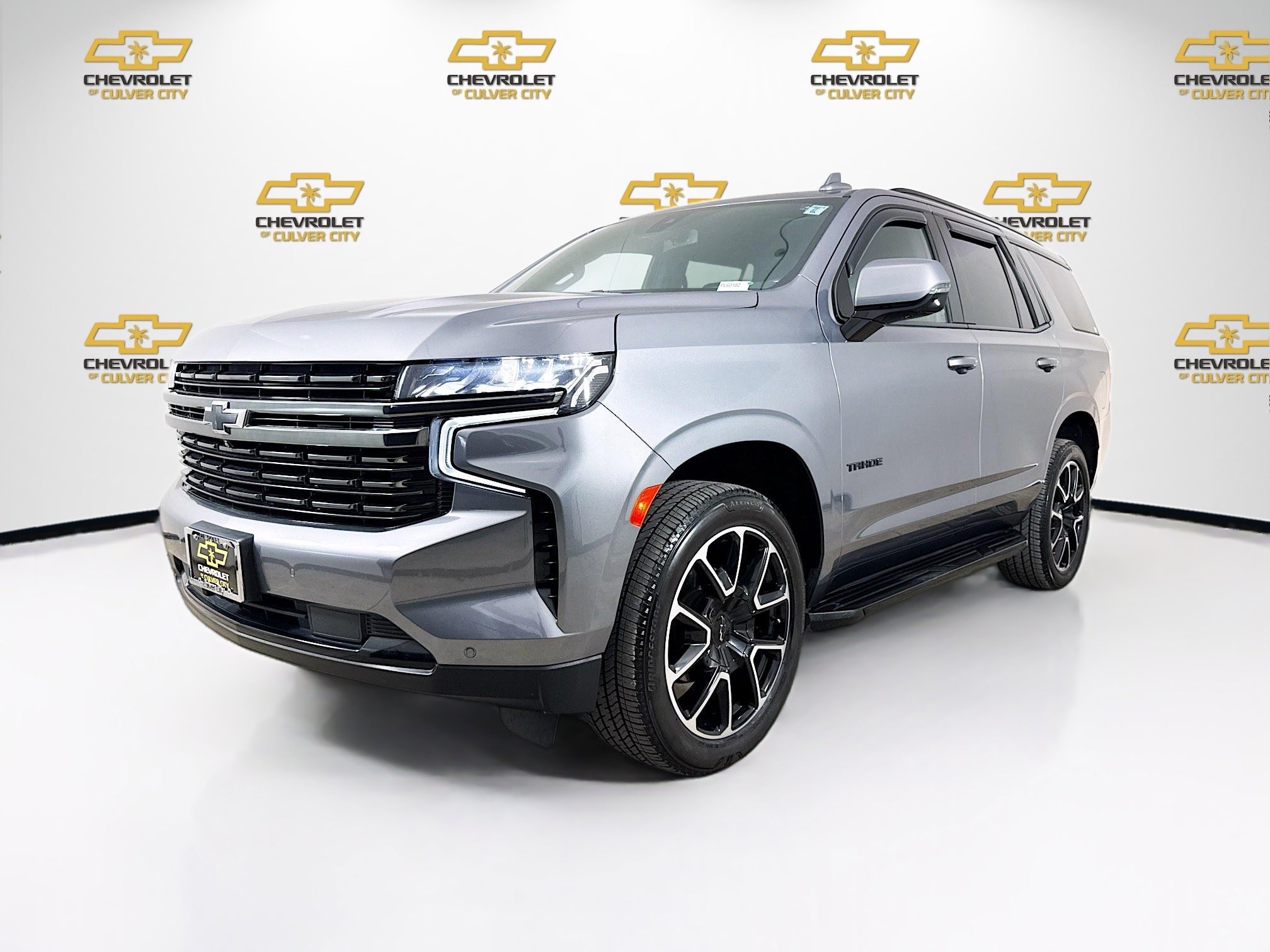 Used 2022 Chevrolet Tahoe RST w/ Luxury Package AWD/4WD image 3