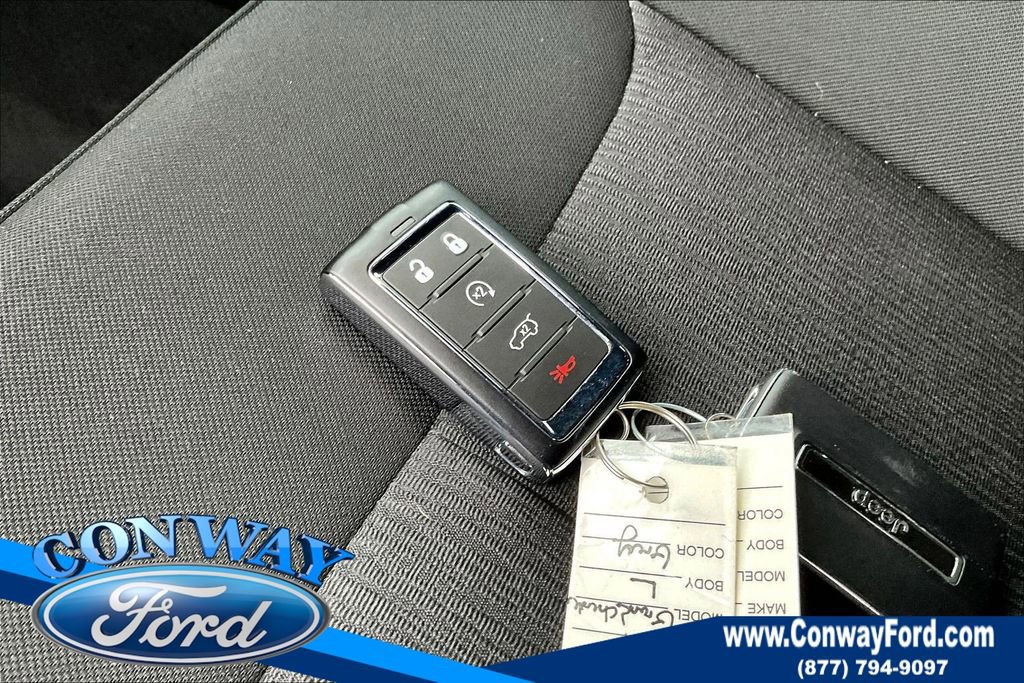 Used 2025 Jeep Grand Cherokee L Laredo w/ Luxury Tech Group I image 37