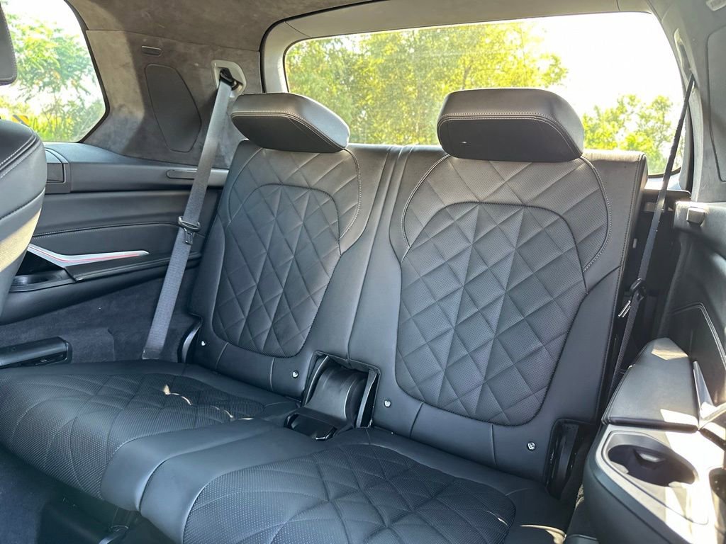 Certified 2023 BMW X7 xDrive40i w/ M Sport Package image 28