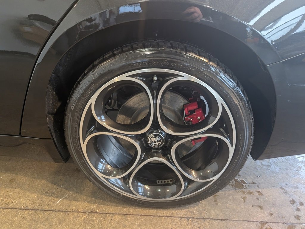 Used 2024 Alfa Romeo Giulia Ti image 9