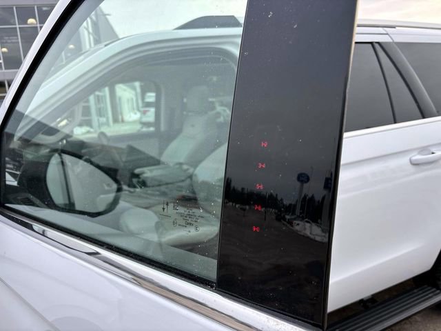Used 2025 Ford Expedition Max Platinum image 8
