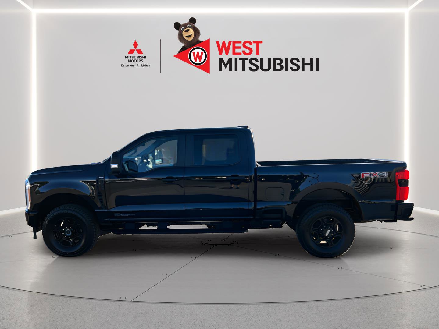 Used 2023 Ford F250 XL w/ STX Appearance Package AWD/4WD image 2